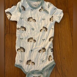 Kyte BABY Hedgehog Print Onesie with Green Trim